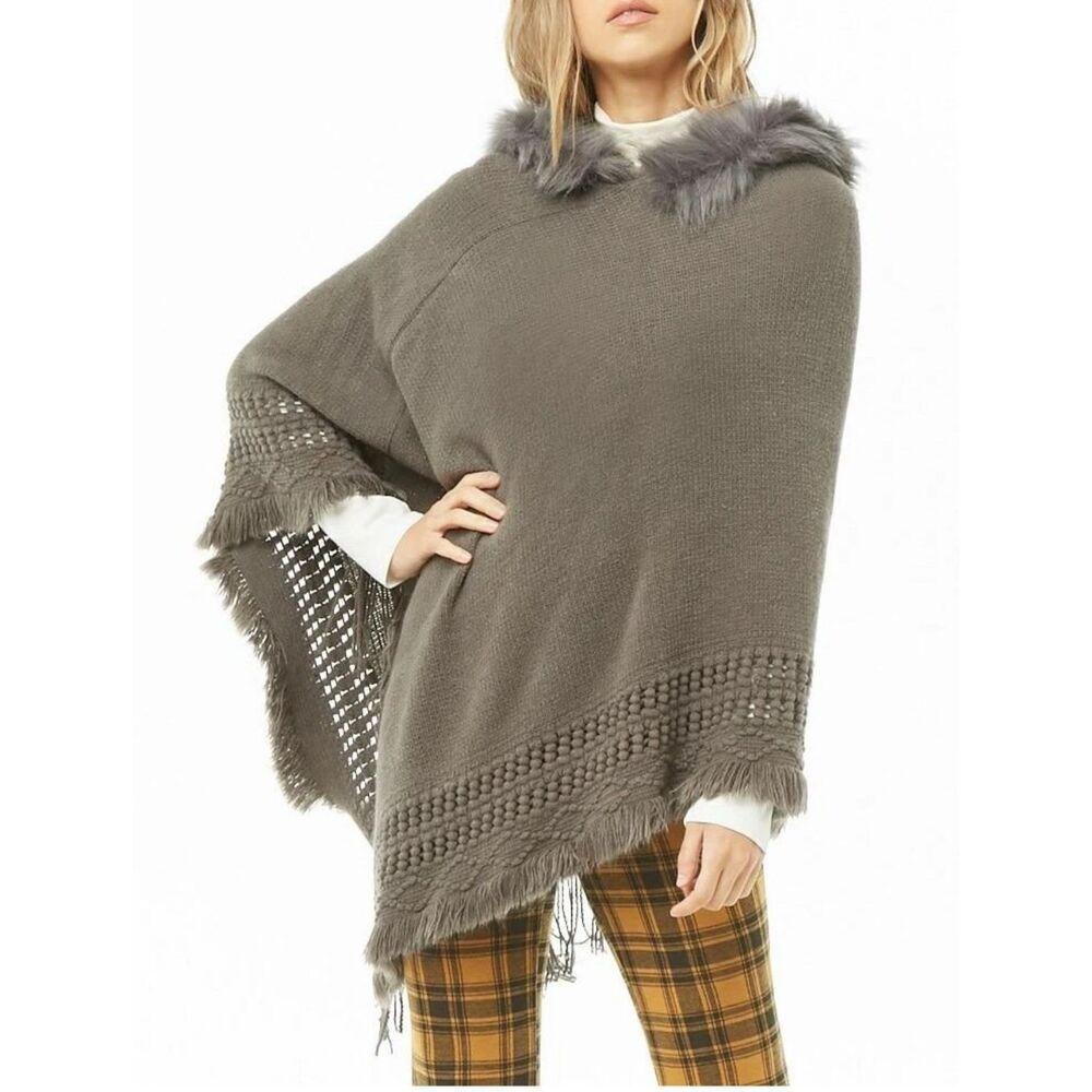 🆕 Faux Fur Trimmed Knit Poncho